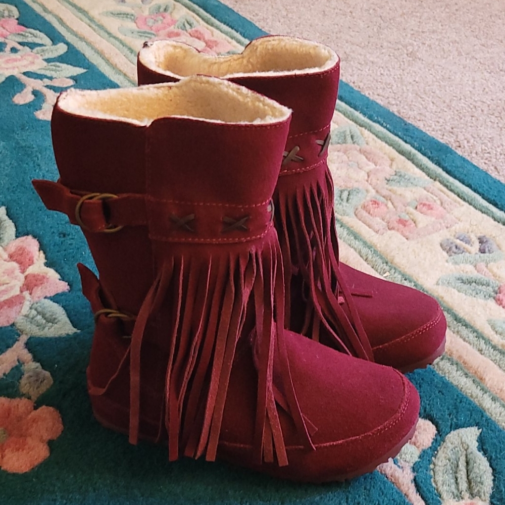 Bearpaw size 8